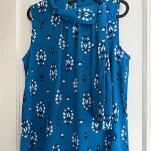Ann Taylor Blue Sleeveless Top with White and Black Pattern